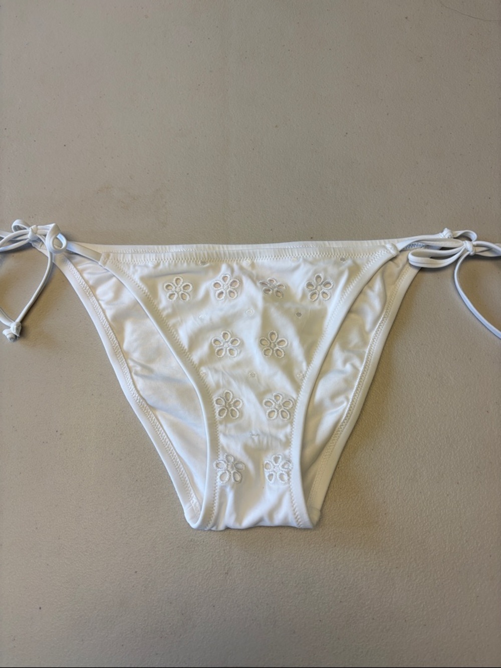Victoria’s Secret White Floral Bikini Bottoms Sz L